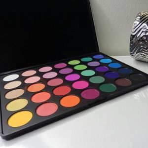 35B - 35 Color Glam Eyeshadow palette